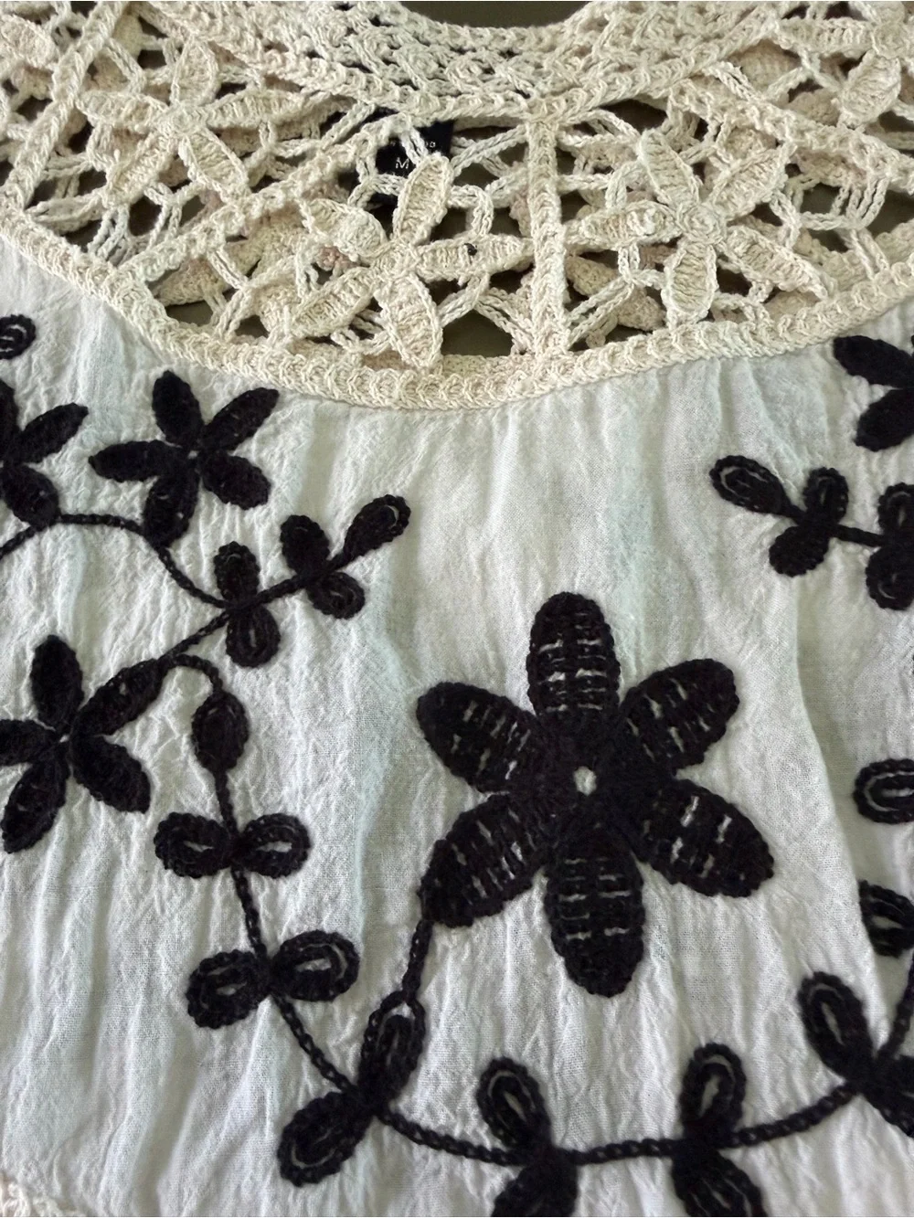 Oliver.O by Escio, Embroidered Women’s Top, Size Medium, Ivory & Black - Picture 4 of 10